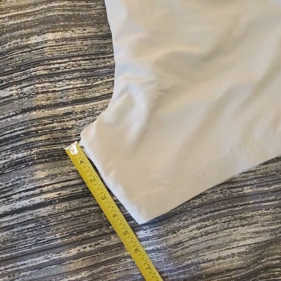 Tan Columbia omni shield shorts - Picture 6 of 7
